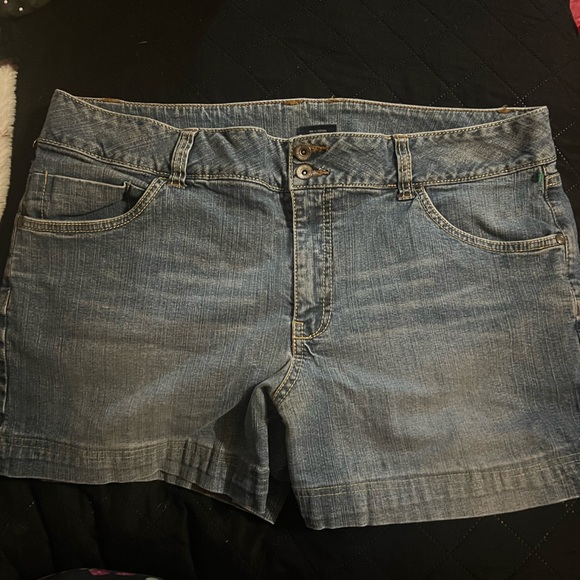 Faded Glory Jean shorts - Picture 1 of 4